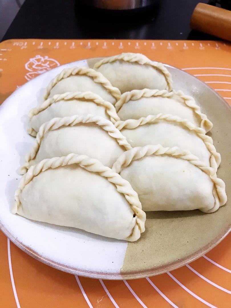 韭菜盒子（附锁边视频，超级详细版）