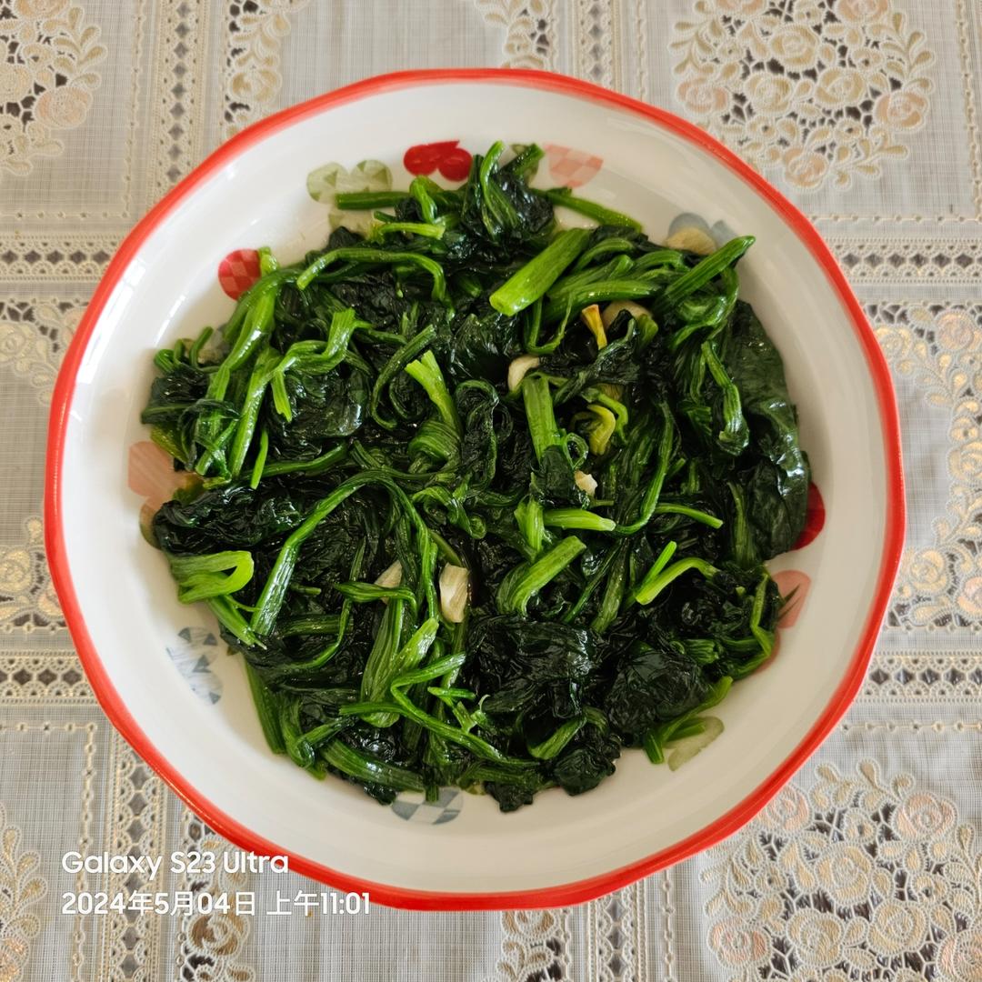 不涩口又嫩的清炒菠菜