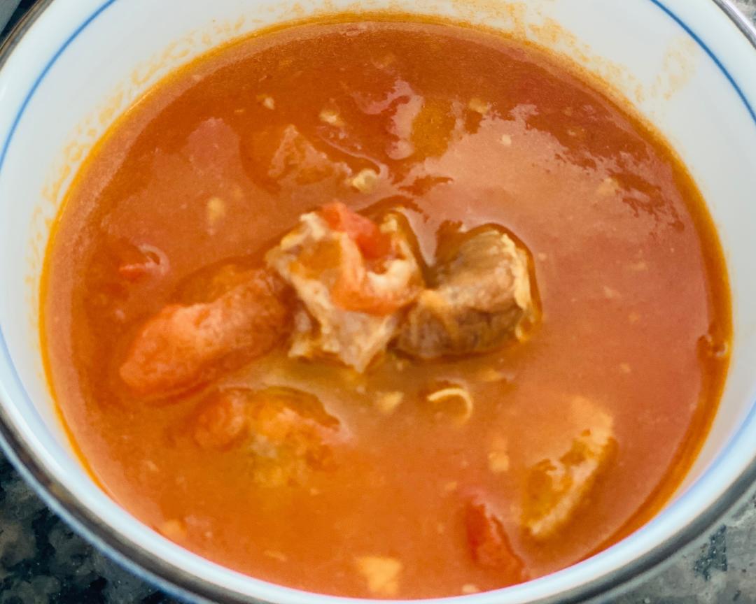 番茄牛腩，不加水小美版的做法