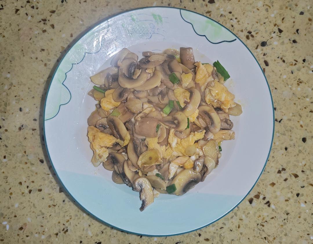 口蘑炒鸡蛋