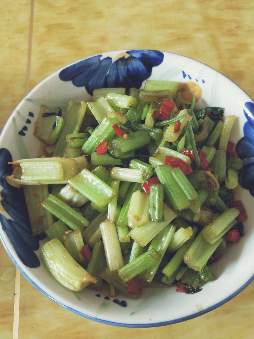 炝炒芹菜