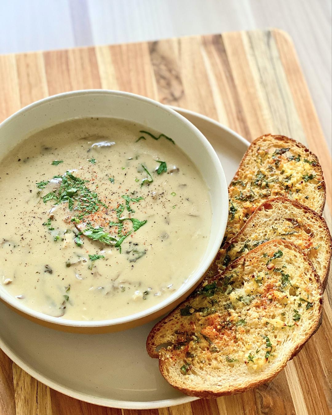 欧芹蒜香大蒜面包「Garlic Bread」