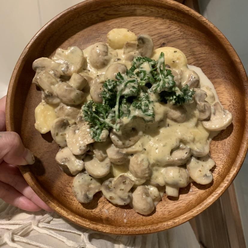 蒜香奶油炒蘑菇（Creamy Parmesan Garlic Mushroom）
