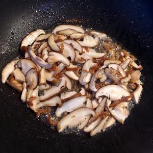 海米香菇小白菜的做法 步骤5