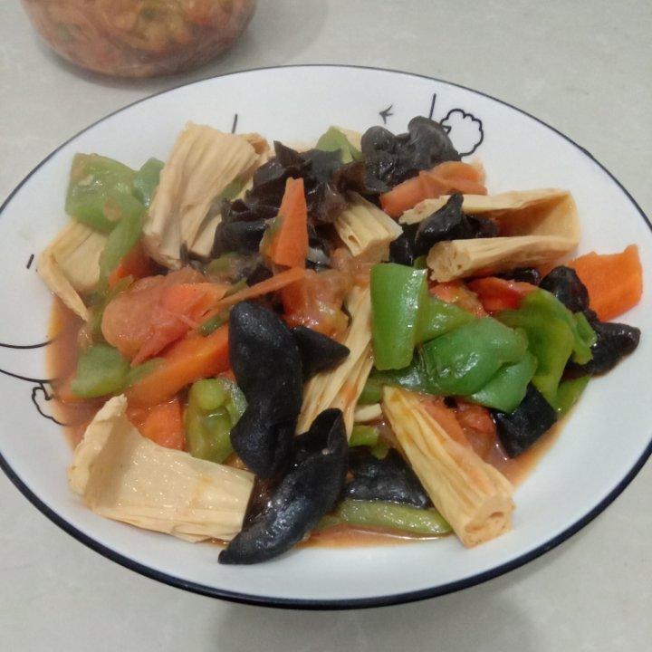 家常小炒木耳炒腐竹