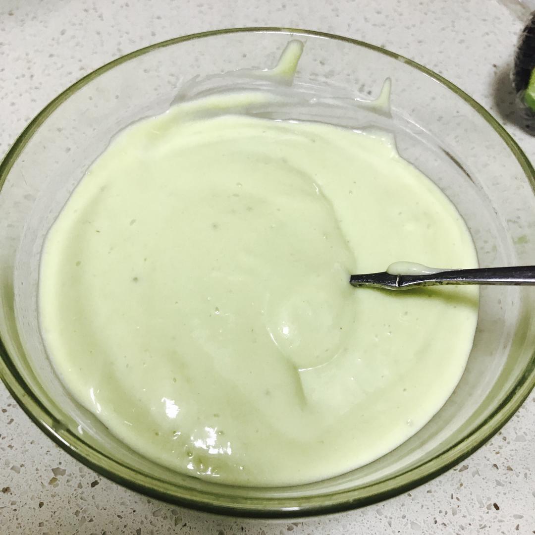 牛油果香蕉酸奶的做法