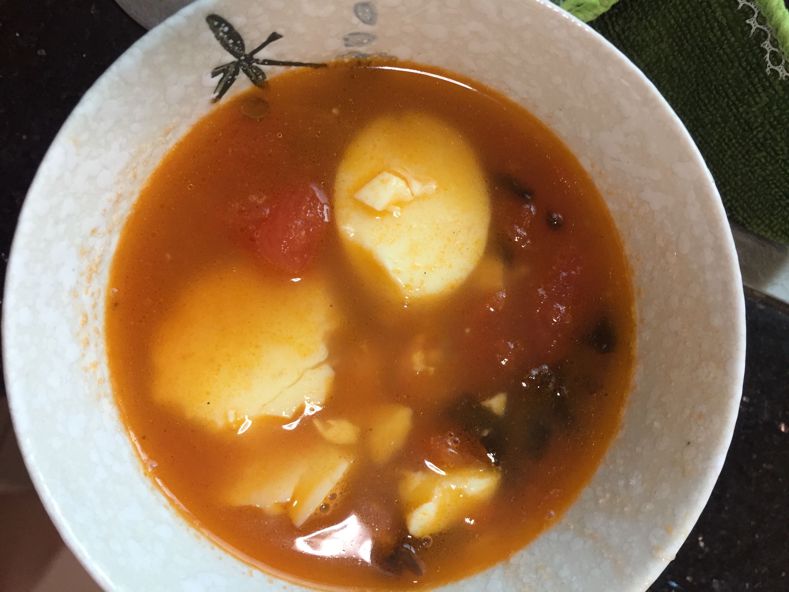 番茄木耳玉子豆腐汤的做法