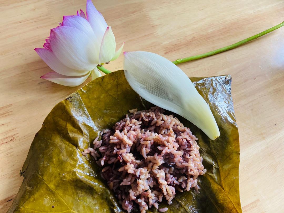 湘儿3做的饭包荷叶比花香简单清淡荷叶饭