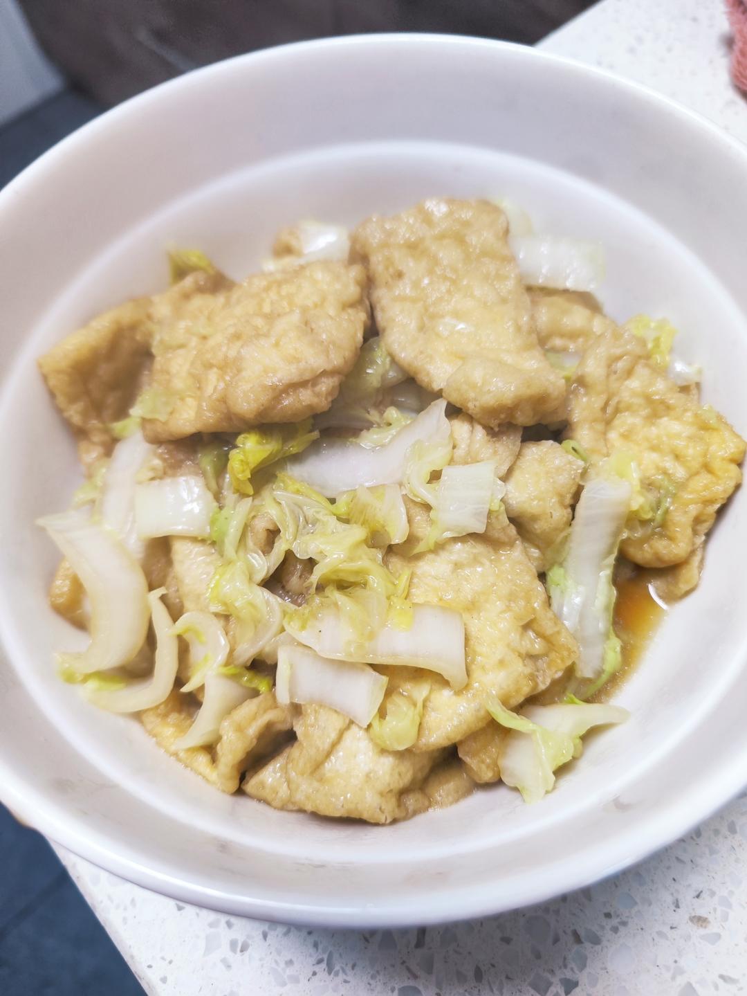 好吃到连汤汁都不剩的白菜焖豆泡，给肉都不换