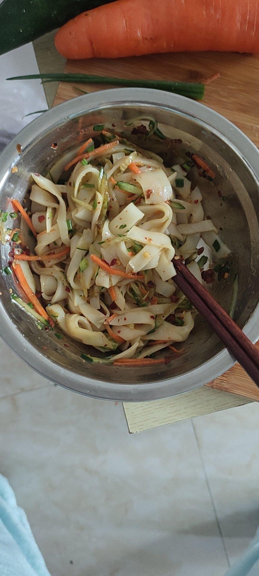 我的大笨蛋做的免洗面版凉皮玉米淀粉面粉