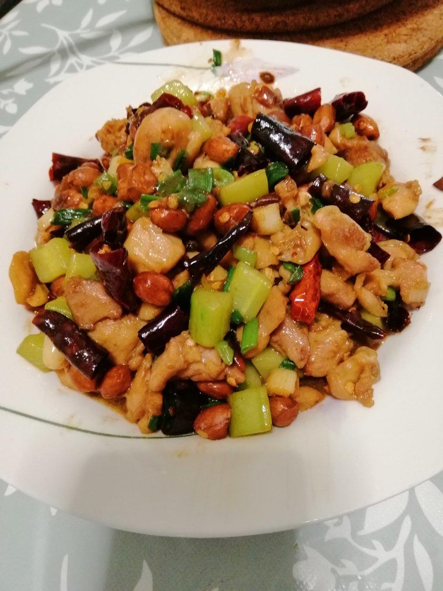 厨师长教你: “宫保鸡丁”的川味正宗做法, 一看就有食欲, 收藏了