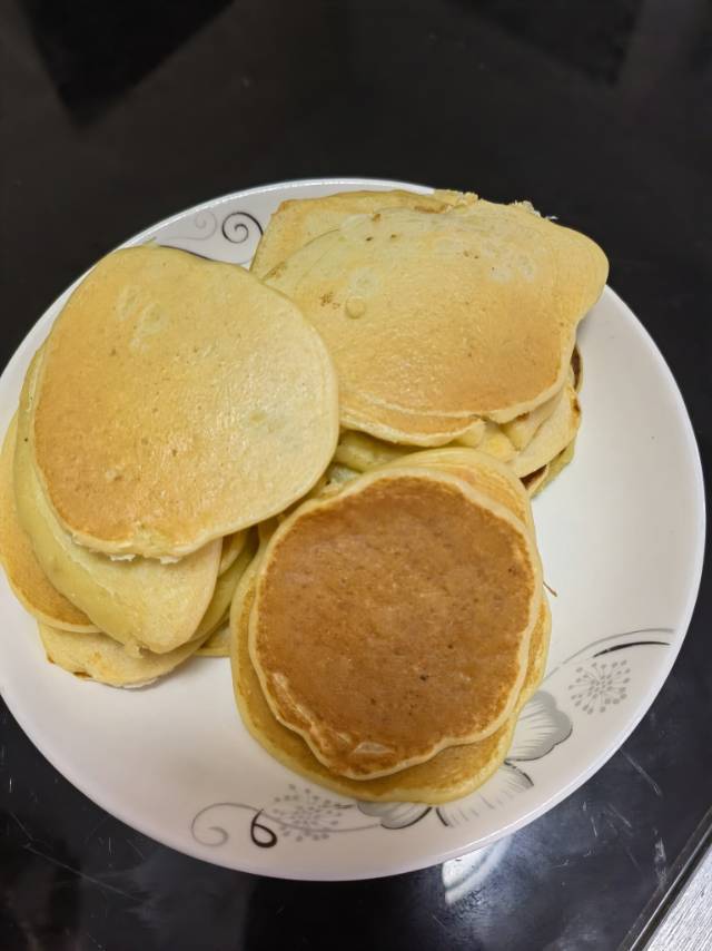 香蕉松饼（无油无糖快手早餐）