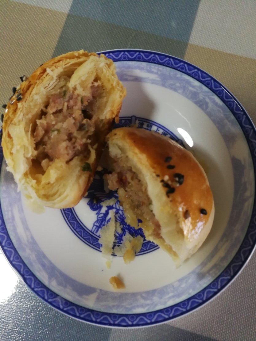 排四个小时队也买不到的鲜肉月饼，秘诀是放麻油！