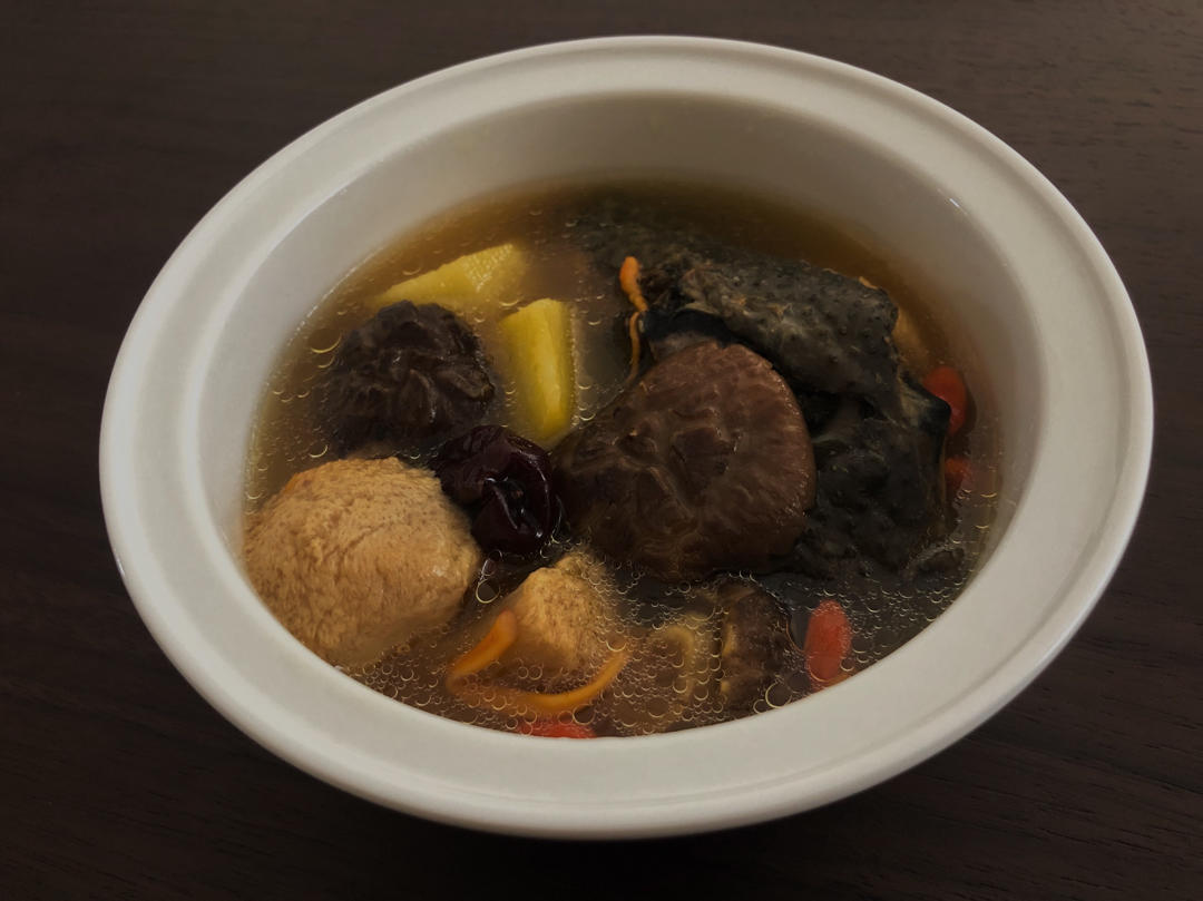 滋阴补血～香菇山药乌鸡汤