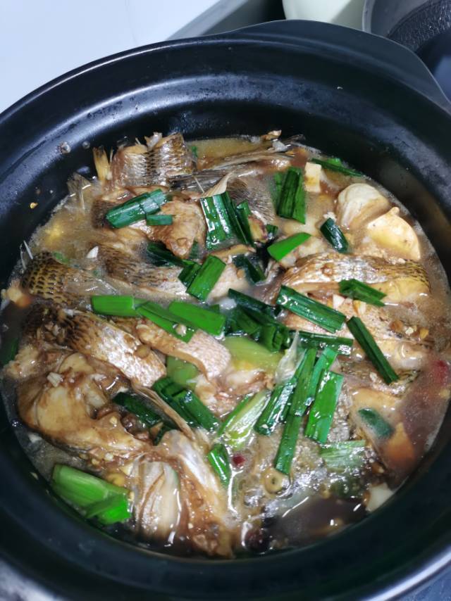 鲈鱼煲