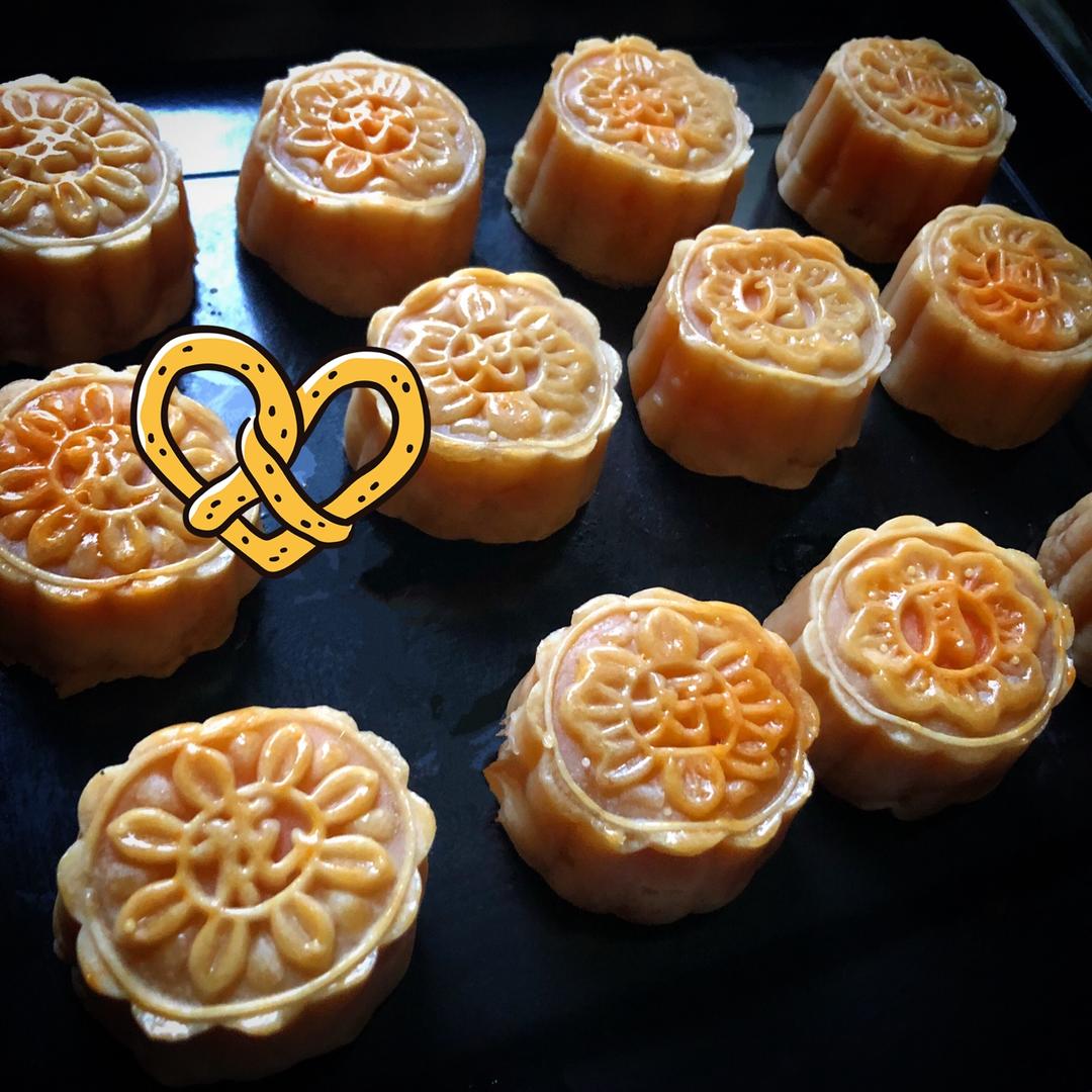 广式月饼——蛋黄莲蓉月饼