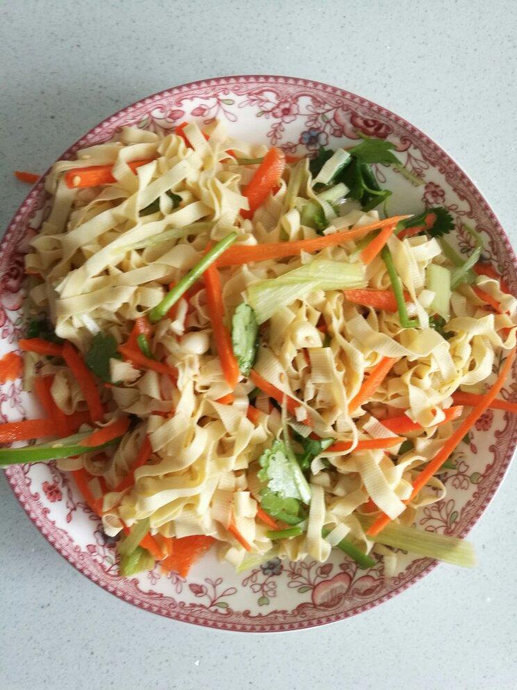 凉拌干豆腐