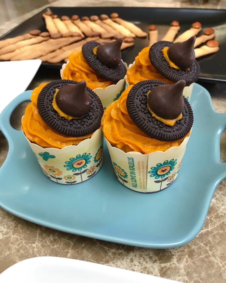 南瓜版万圣节女巫帽蛋糕