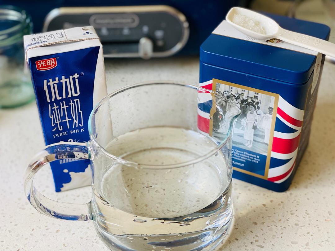 纯奶手撕吐司的做法 步骤1