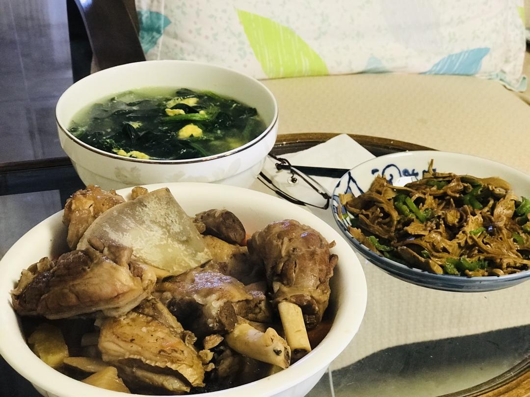 胡萝卜焖羊排(高压锅快手菜)