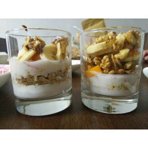 酸奶燕麦水果早餐粥