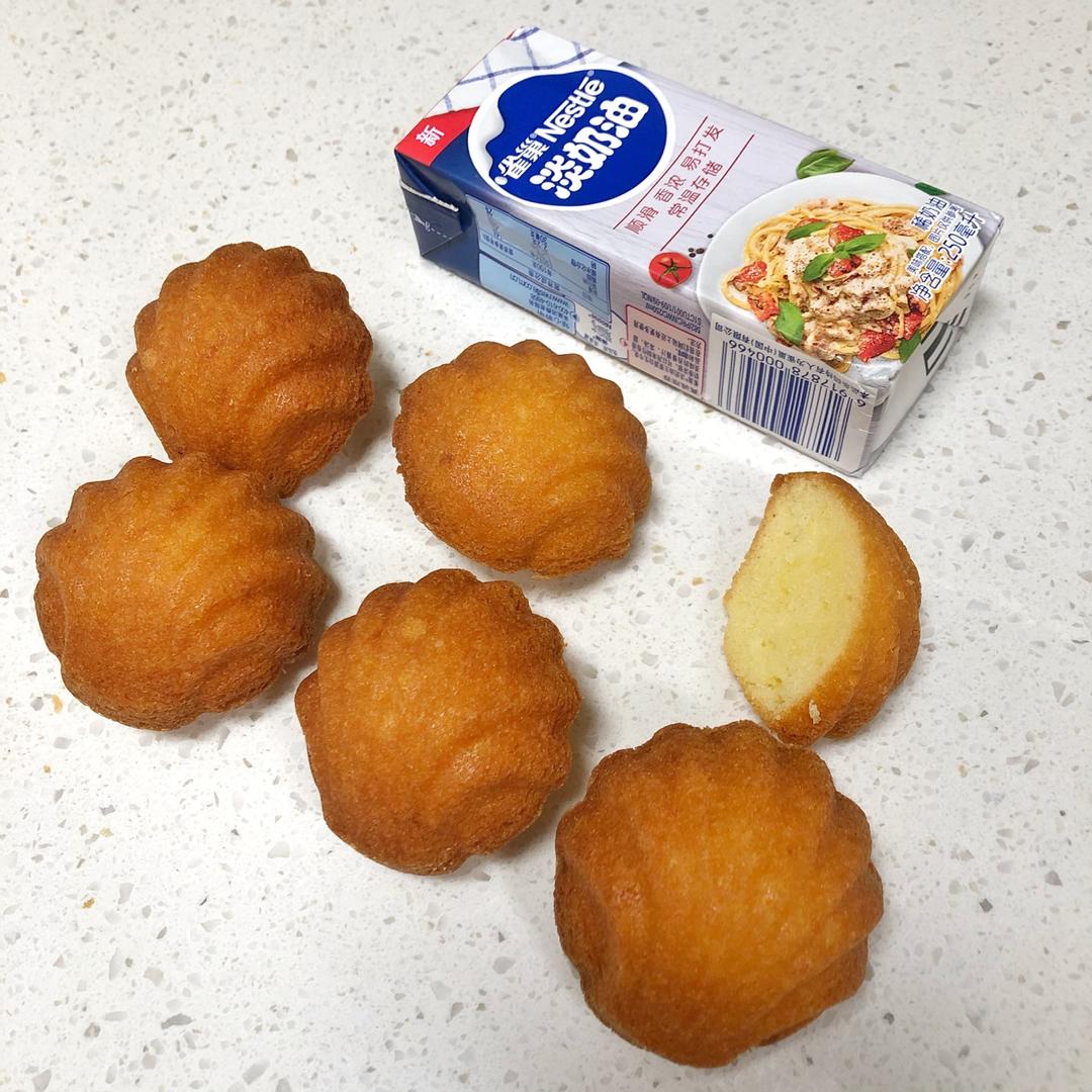 搞怪“蛛蛛”杯子蛋糕