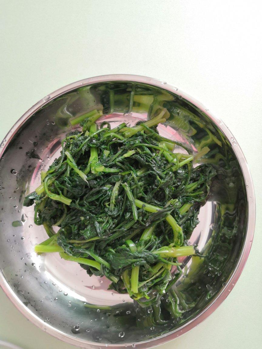 首页>家常菜>清炒茼蒿>藤空做的清炒茼蒿> 清炒茼蒿 分享图片 android