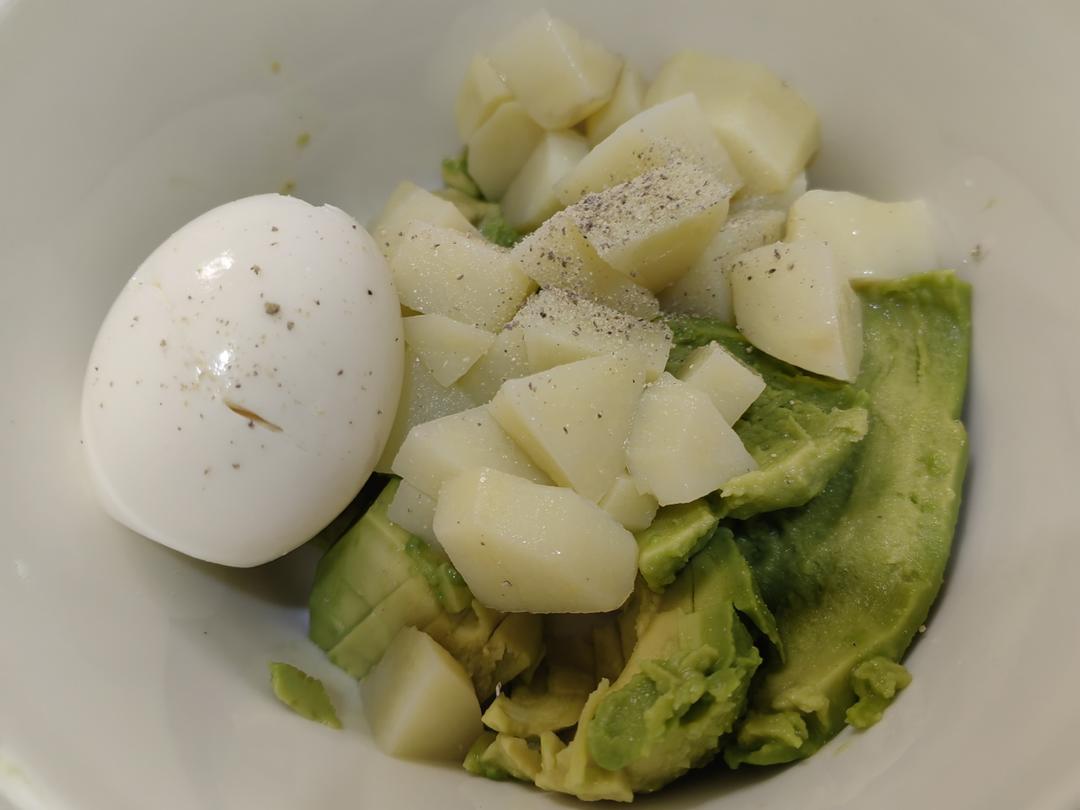 牛油果土豆泥色拉