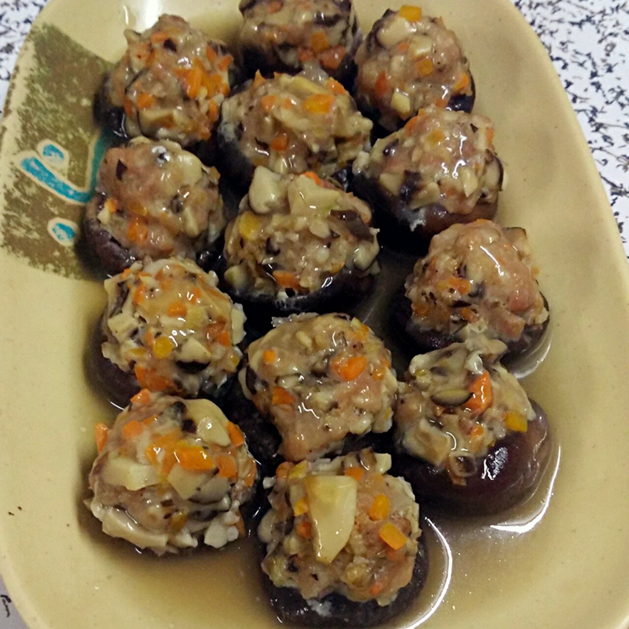 豆腐肉末酿香菇