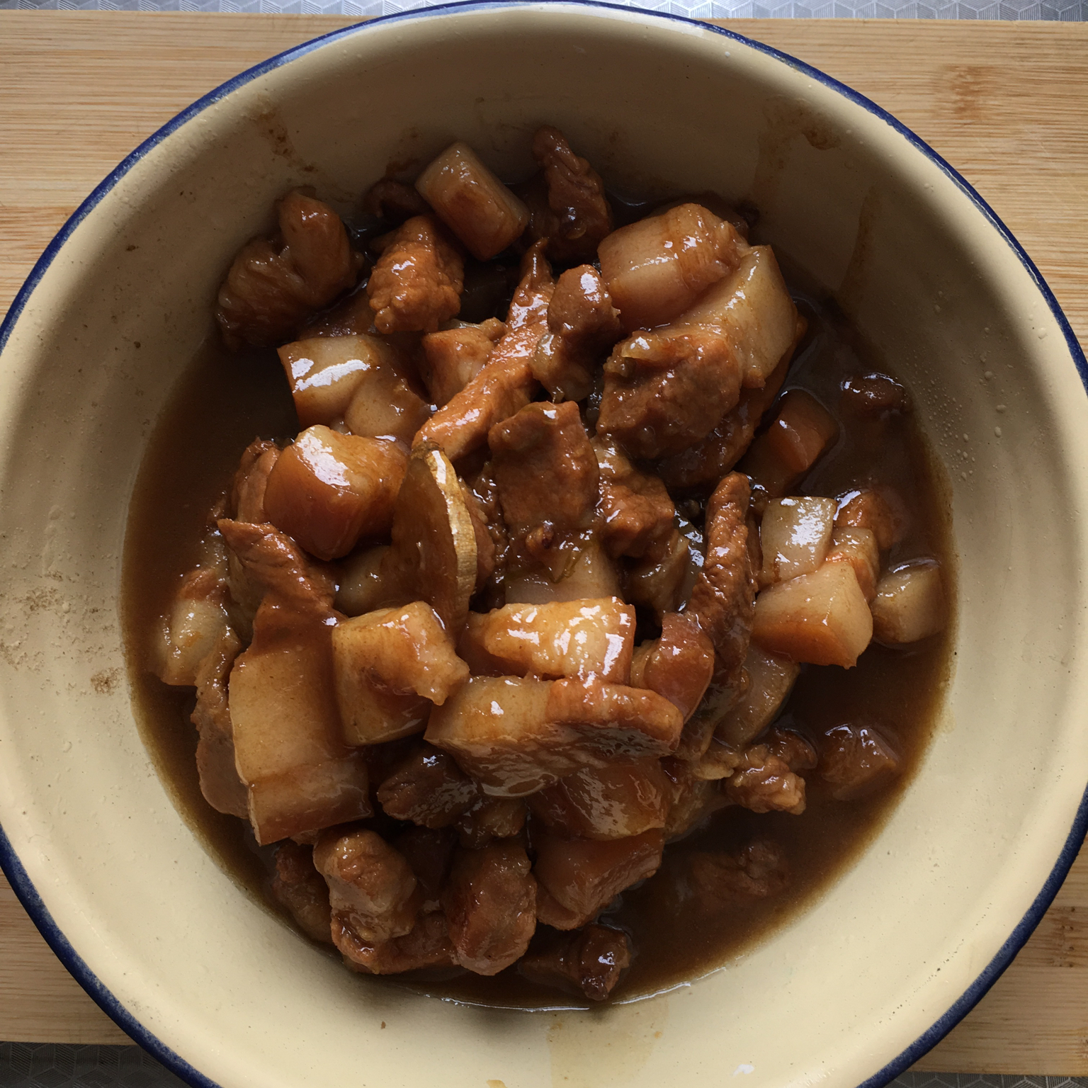 手机用户1924_ah6w做的吃着碗里望着锅里的红烧肉