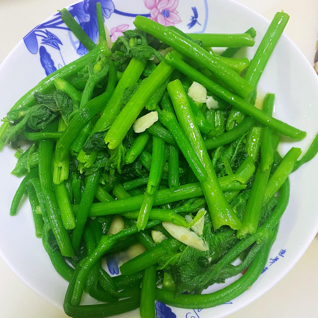 你的小啊喵做的蒜蓉南瓜苗