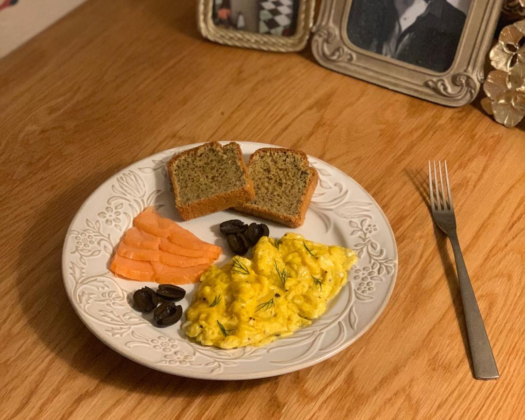 生酮食谱29｜杏仁粉磅蛋糕 可做生酮吐司片的做法