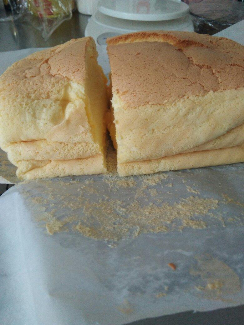 堪比柯基屁股
爆浆芝士🧀古早蛋糕