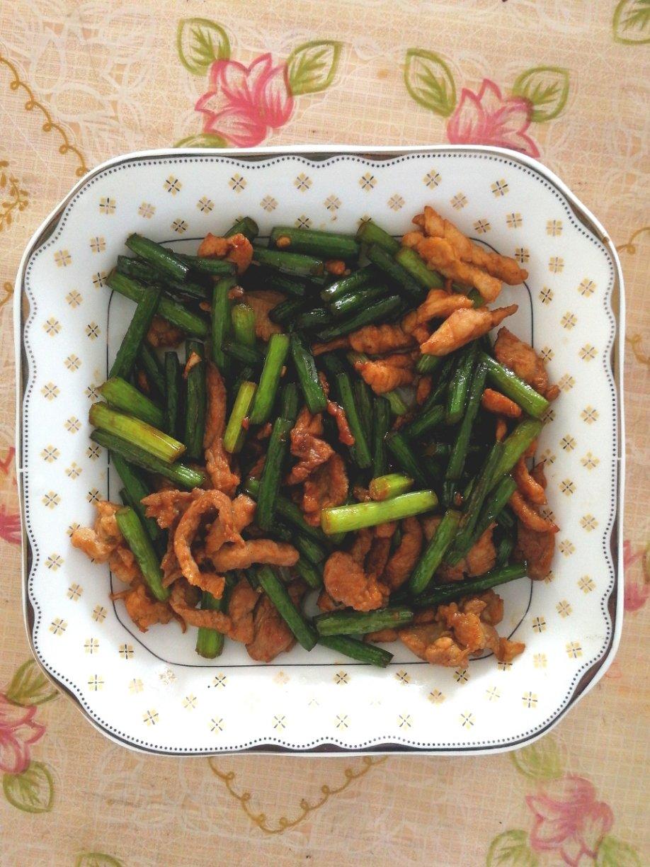 妈妈牌蒜薹炒肉