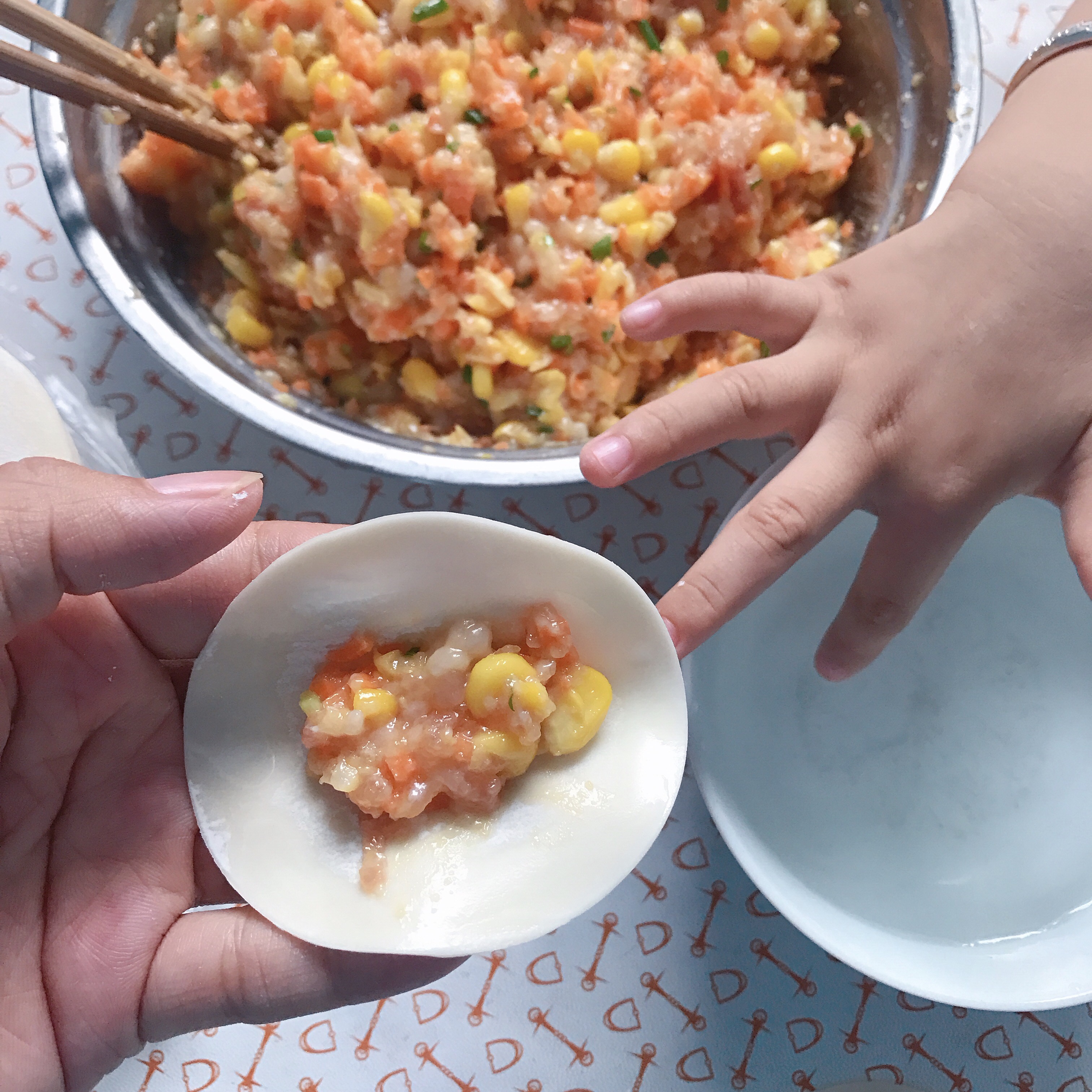 胡萝卜玉米饺子（宝宝爱吃）的做法