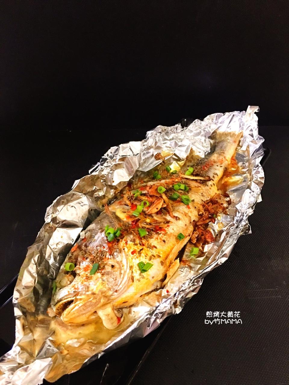 嫩嫩的好吃 再做依然先煎后烤,我是两面撒辣椒粉和孜然后,烤箱预热200