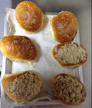 里松外松肉松面包