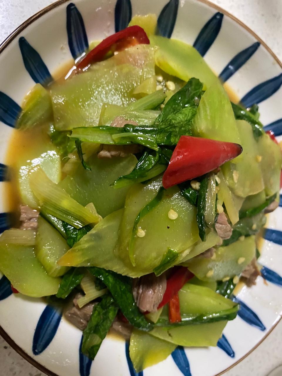香辣莴笋炒肉