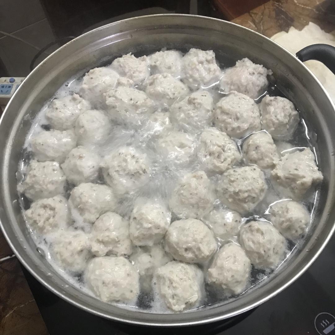 弹牙猪肉丸