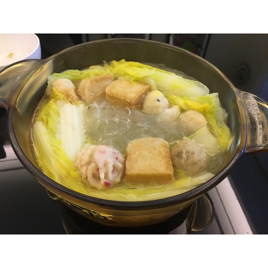 砂锅白菜鱼丸粉丝汤