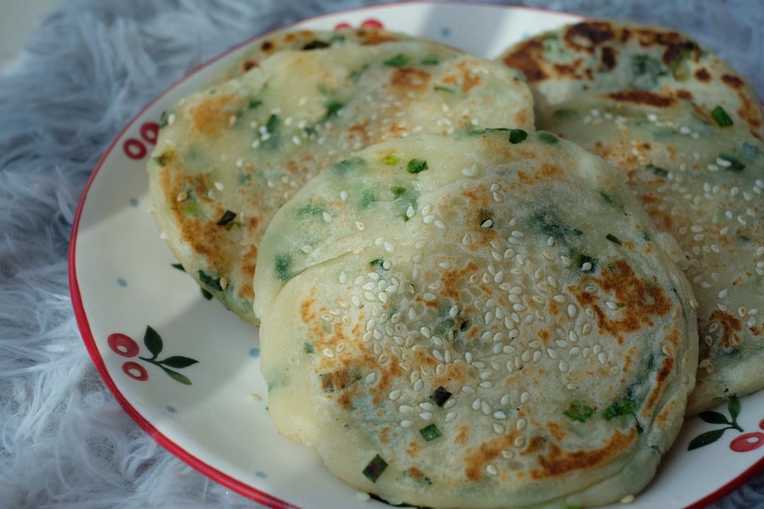 香酥葱油饼（超详细的图文解说）的做法