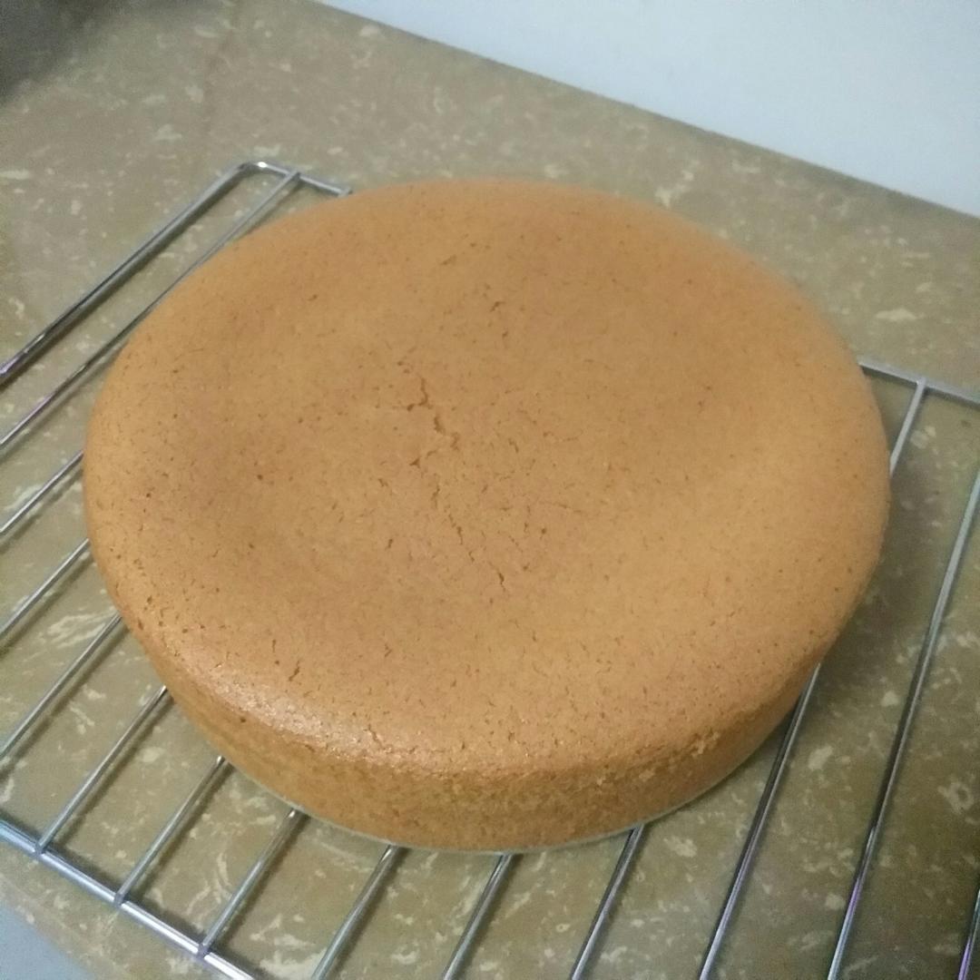 烤箱做蛋糕（戚风蛋糕的做法）