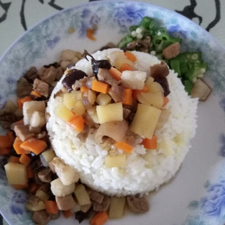 香菇肉末盖饭