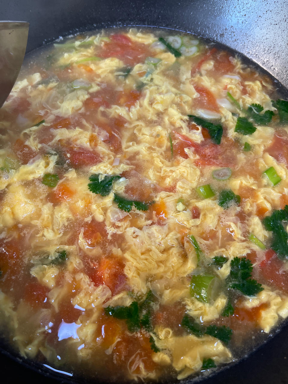 你真的会做「西红柿鸡蛋汤」吗？教你一招，蛋花漂亮超好喝！