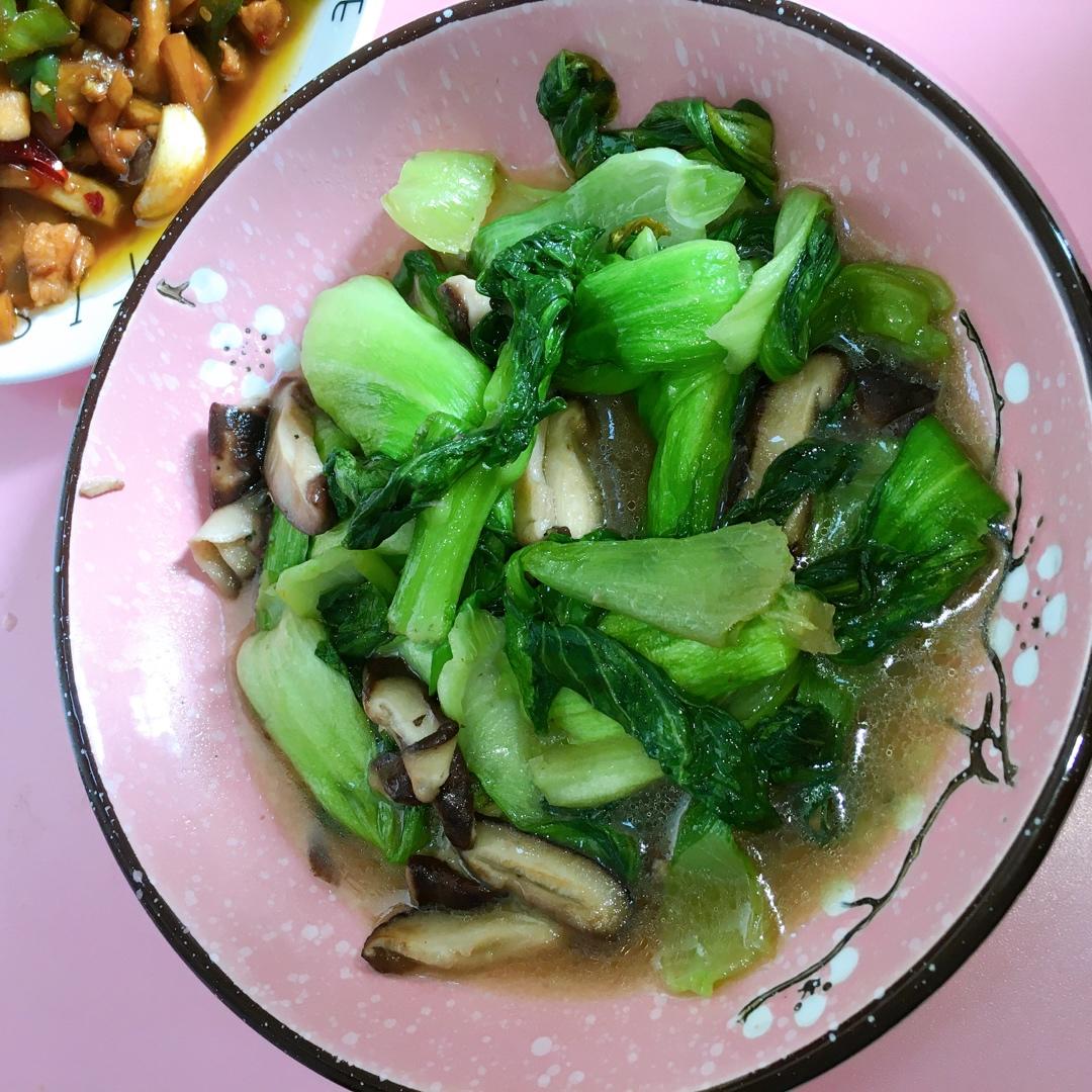 老丁的私房菜-香菇炒油菜