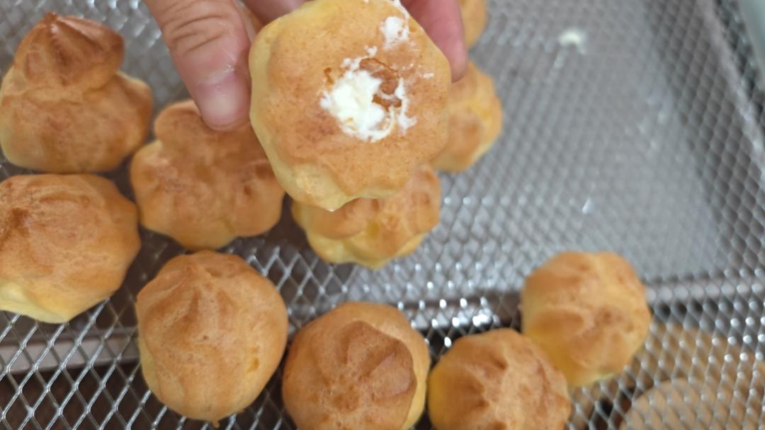 简单易成功的奶油小泡芙做法