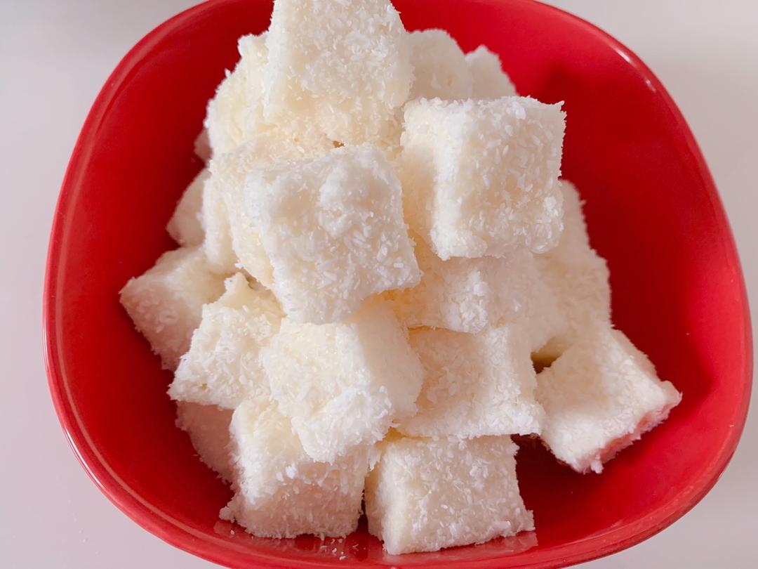 椰丝牛奶小方糕