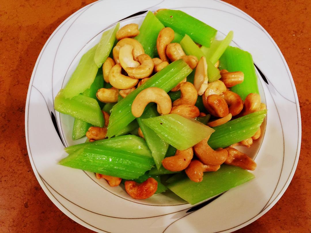 手机用户1152_r96g做的西芹炒腰果
