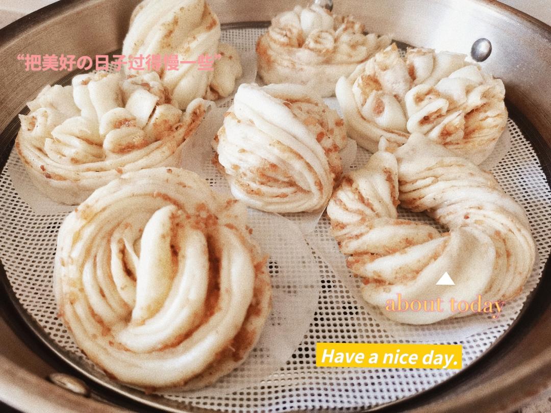🌺椒盐葱香花卷🌺（操作简单，好吃又好看）