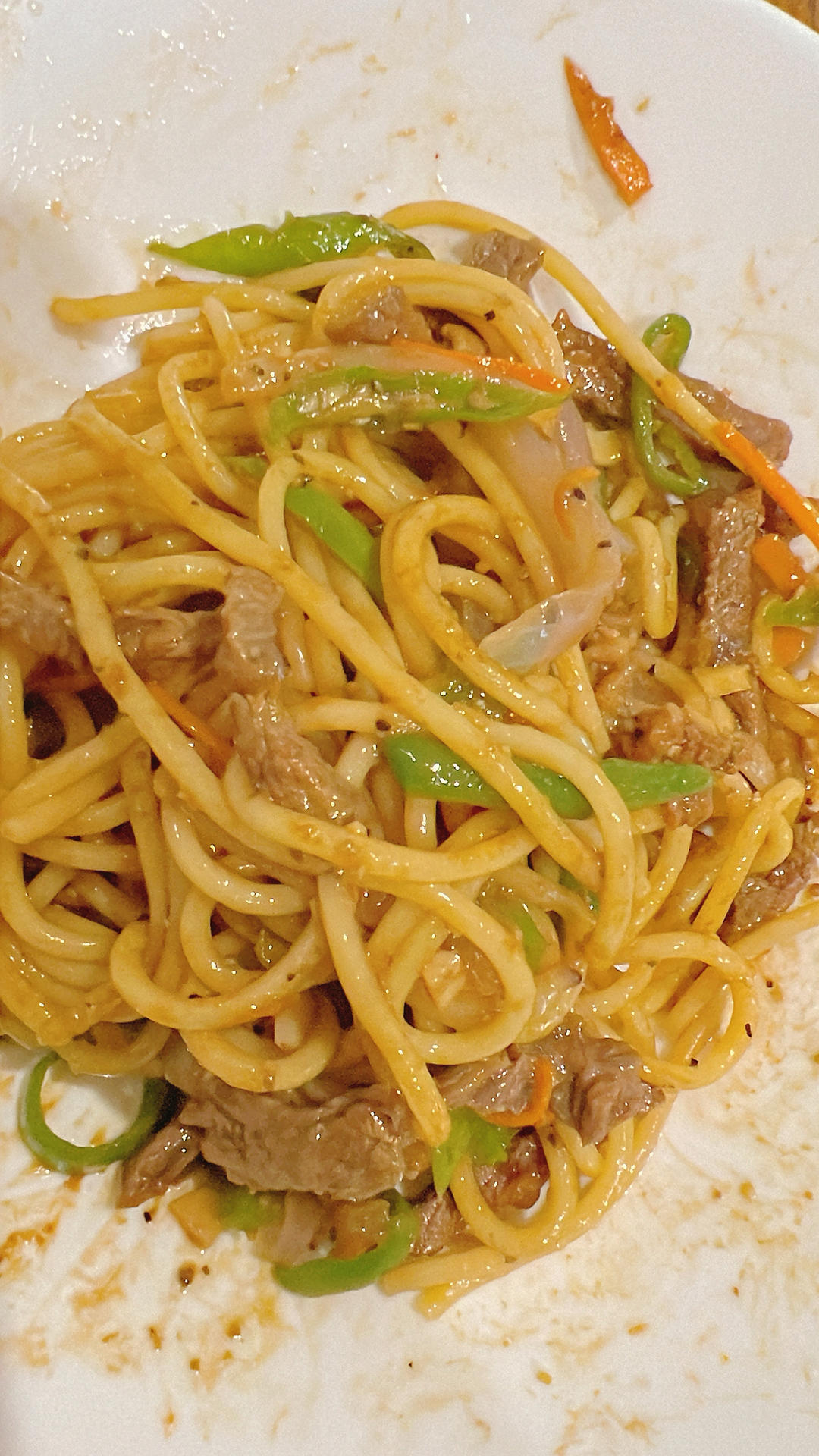 西餐厅的黑椒牛柳意面（附秘制黑椒汁做法）